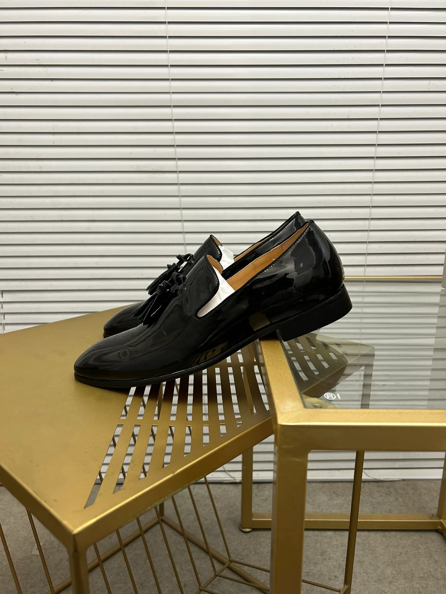 (Customized model) Ex-factory price is 500. christian louboutin (CL red sole shoes) counter series, casual sneakers for couples 📢 📢 📢 Exclusive hot style release 🎈🎈💪 Movable latex feet 👻 Finished outsole line [Proud] 😝Female 35-40# Male 38#-46, global supply😝 [Top version]: Original imported genuine leather upper, top original leather lining, original molded TPU outsole, original 1:1 detail processing, original shoe last,